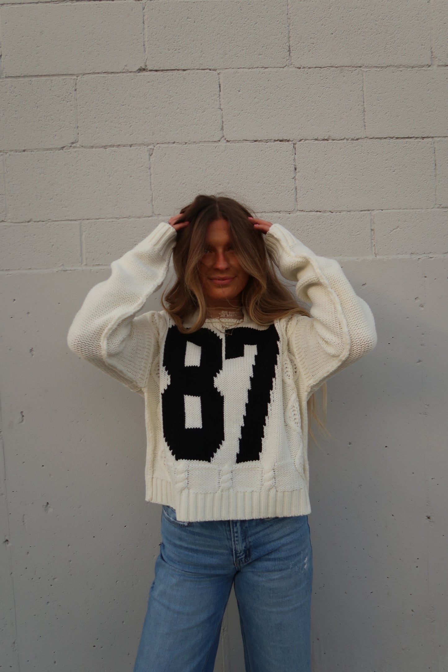 87 Cream pullover