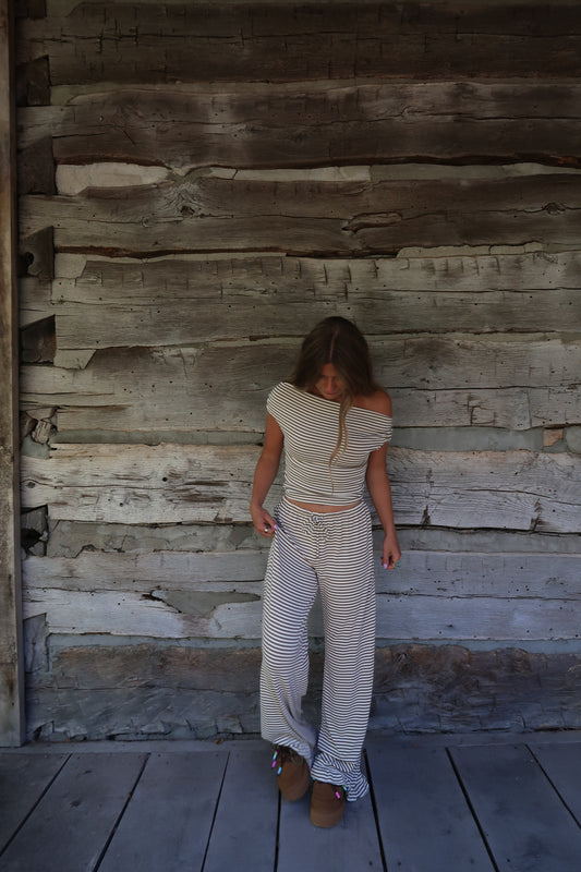 Toasted Marshmellow Stripe Set