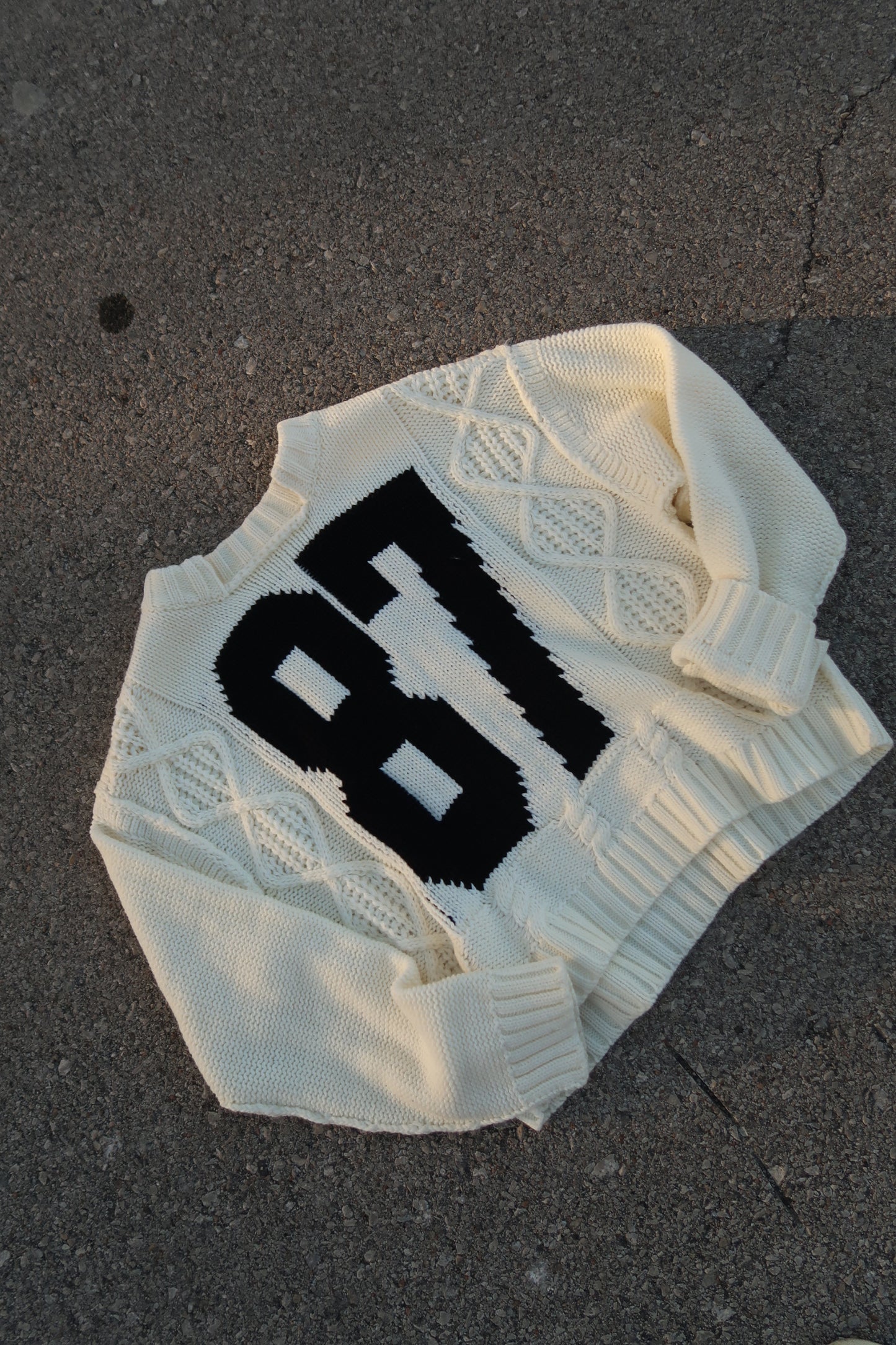 87 Cream pullover