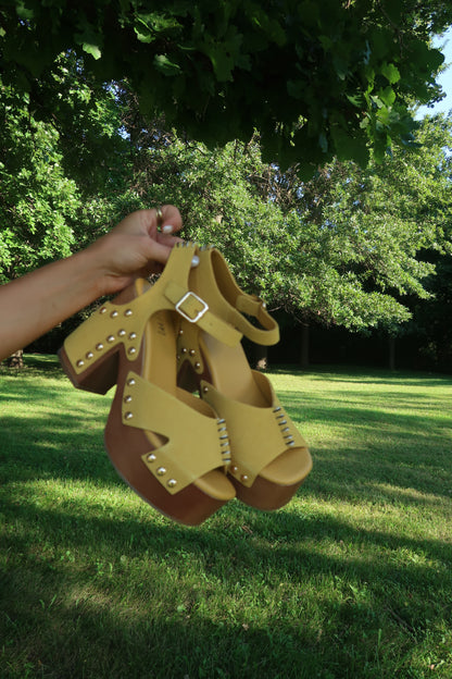 Golden Hour Stud Platform Heel