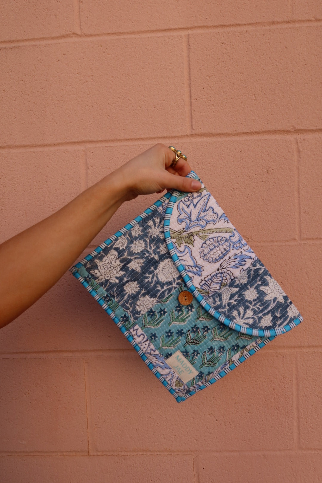 Cove Quilted Kindle/Tablet Slv