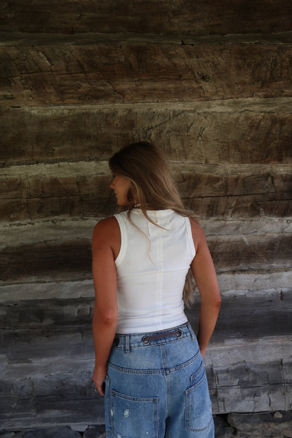White Mineral Wash Tank